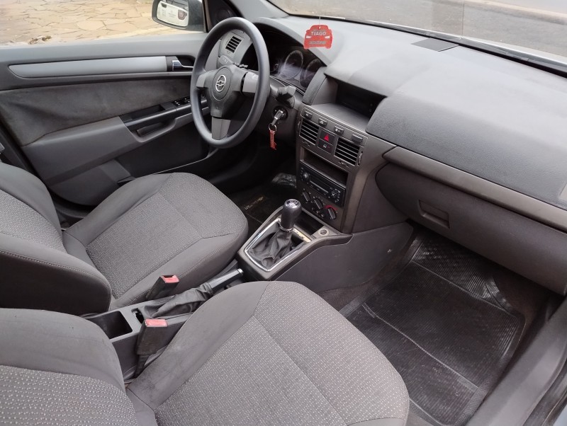 VECTRA 2.0 MPFI EXPRESSION 8V 140CV FLEX 4P MANUAL - 2009 - VACARIA