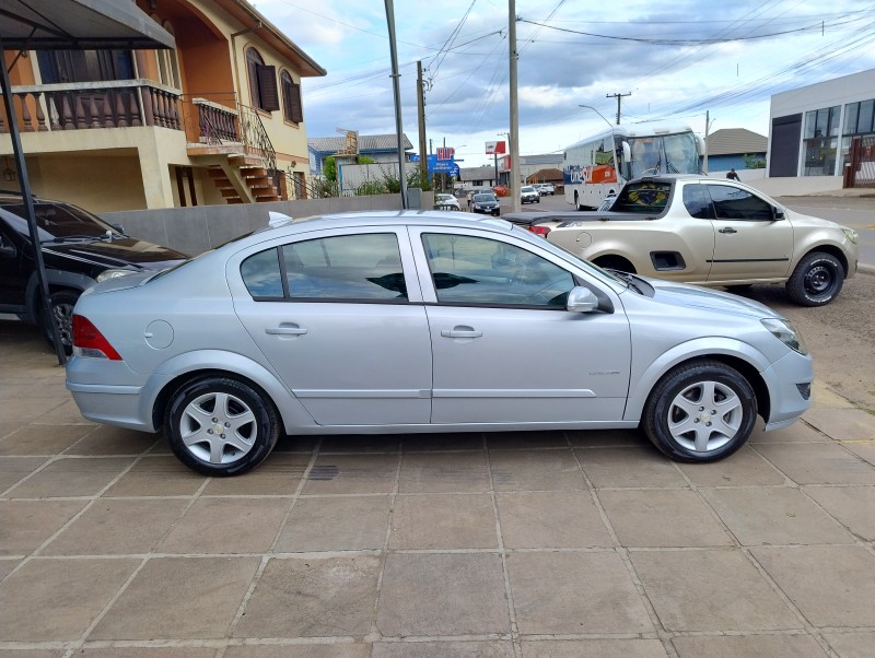 VECTRA 2.0 MPFI EXPRESSION 8V 140CV FLEX 4P MANUAL - 2009 - VACARIA