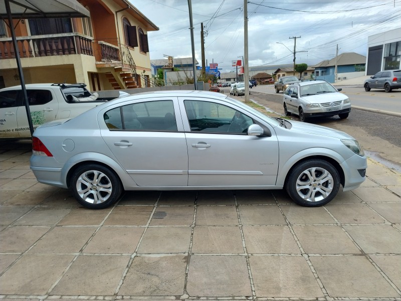 VECTRA 2.0 MPFI EXPRESSION 8V 140CV FLEX 4P MANUAL - 2009 - VACARIA