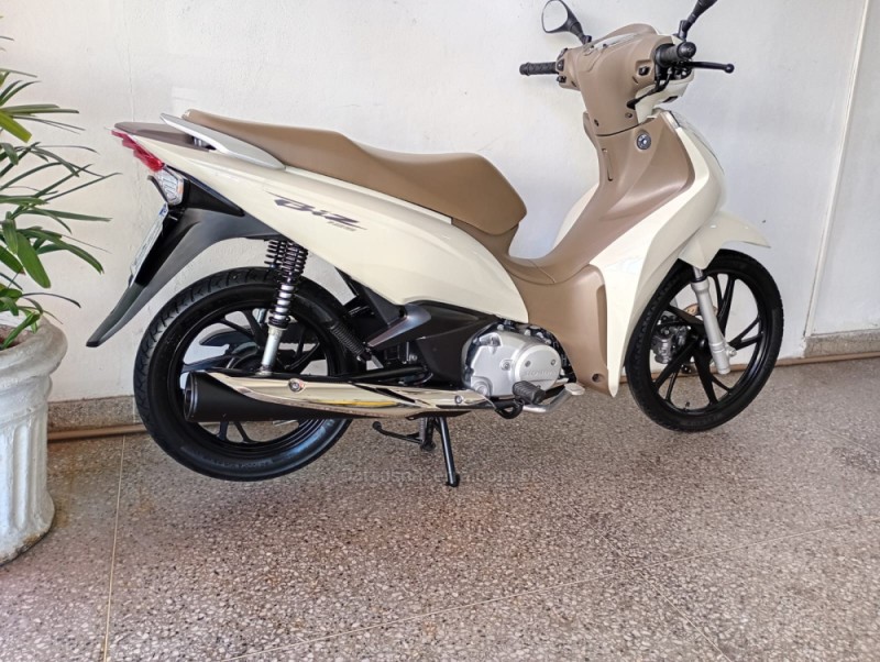 BIZ 125 EX - 2022 - CAMPO BOM