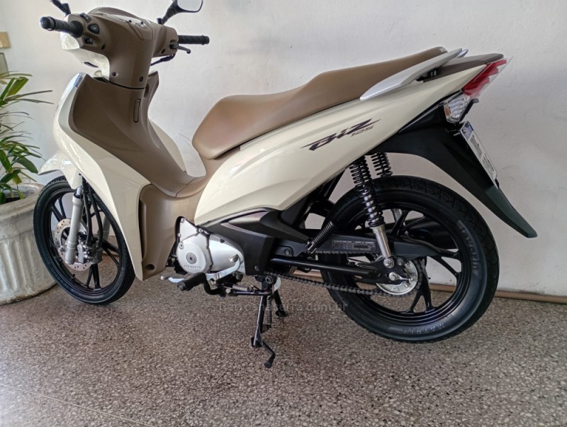 BIZ 125 EX - 2022 - CAMPO BOM