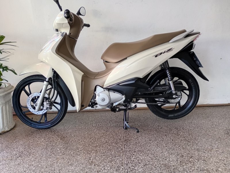 BIZ 125 EX - 2022 - CAMPO BOM
