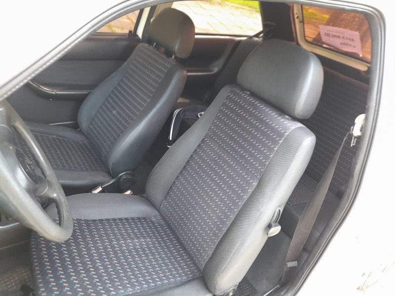 GOL 1.0 MI 8V GASOLINA 2P MANUAL G.III - 2005 - FARROUPILHA