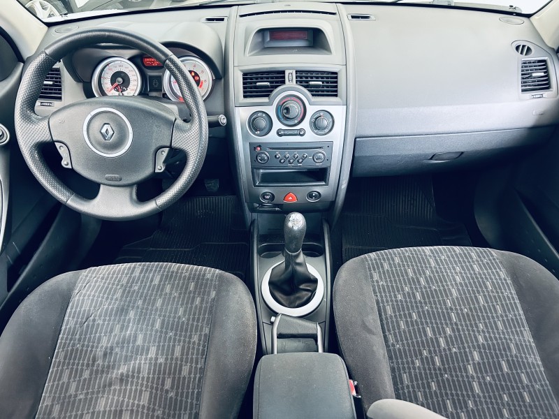 MÉGANE 1.6 DYNAMIQUE 16V FLEX 4P MANUAL - 2010 - CAXIAS DO SUL