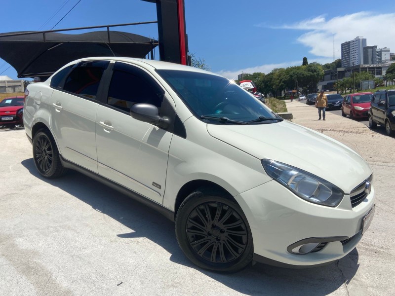 grand siena 1.6 mpi essence sublime 16v flex 4p manual 2015 caxias do sul
