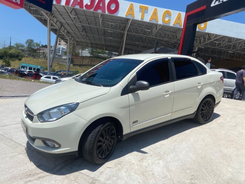 GRAND SIENA 1.6 MPI ESSENCE SUBLIME 16V FLEX 4P MANUAL - 2015 - CAXIAS DO SUL