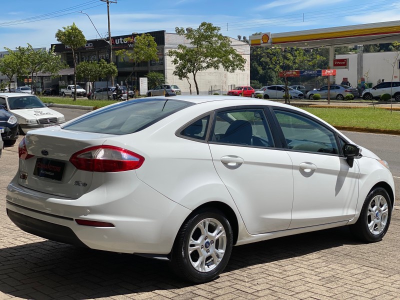 FIESTA 1.6 SE SEDAN 16V FLEX 4P AUTOMÁTICO - 2014 - CAXIAS DO SUL