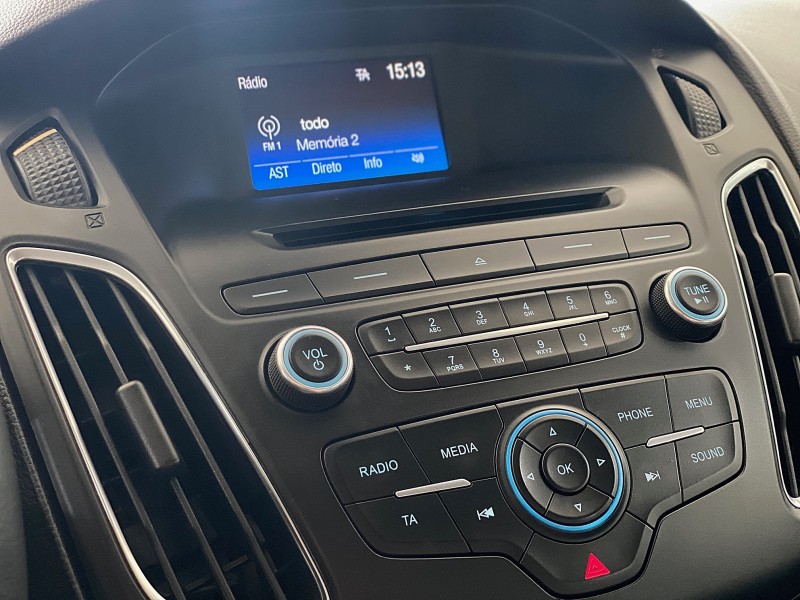 FOCUS 2.0 SE SEDAN 16V FLEX 4P AUTOMÁTICO - 2016 - CAXIAS DO SUL