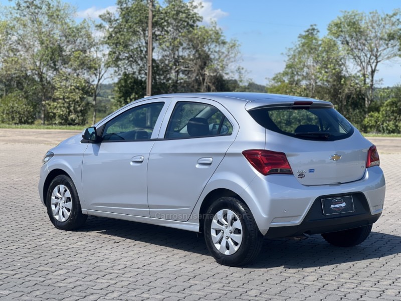 ONIX 1.0 LT PLUS 8V FLEX 4P MANUAL - 2018 - ANTôNIO PRADO