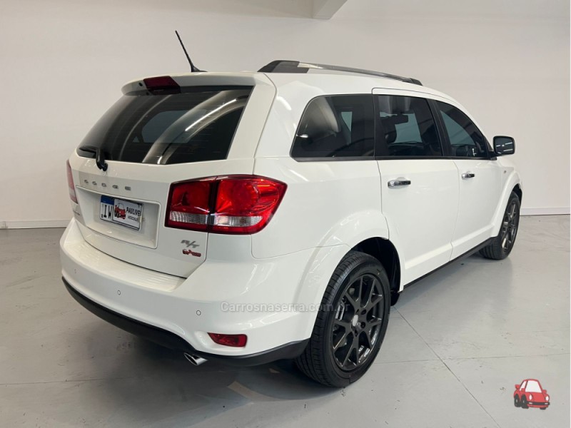 JOURNEY 3.6 RT V6 GASOLINA 4P AUTOMÁTICO - 2015 - CAXIAS DO SUL