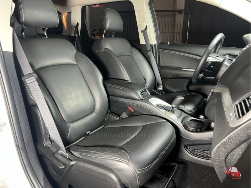 JOURNEY 3.6 RT V6 GASOLINA 4P AUTOMÁTICO - 2015 - CAXIAS DO SUL