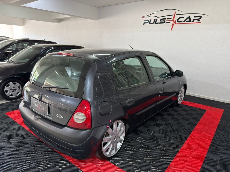 CLIO 1.0 PRIVILÉGE 16V GASOLINA 4P MANUAL - 2004 - CAXIAS DO SUL