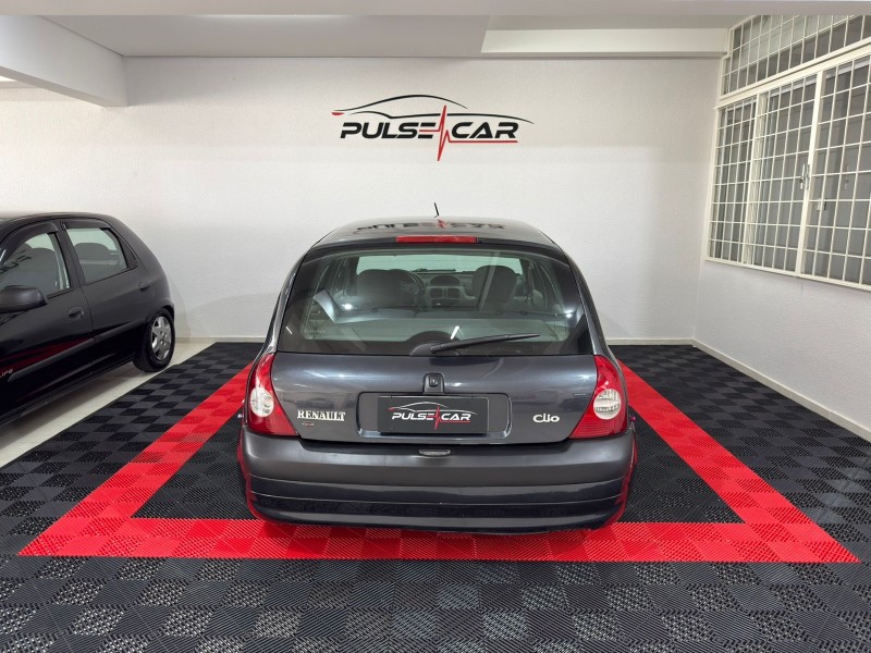 CLIO 1.0 PRIVILÉGE 16V GASOLINA 4P MANUAL - 2004 - CAXIAS DO SUL