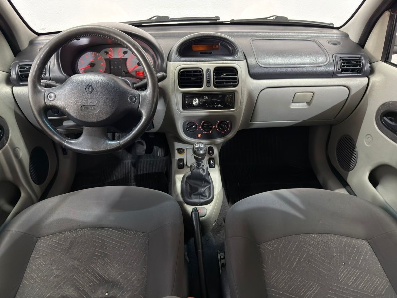 CLIO 1.0 PRIVILÉGE 16V GASOLINA 4P MANUAL - 2004 - CAXIAS DO SUL