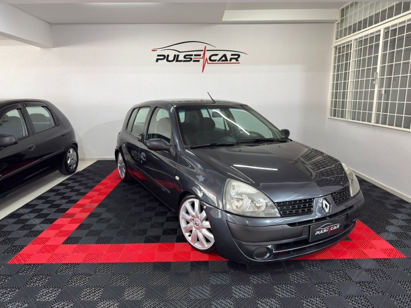 CLIO 1.0 PRIVILÉGE 16V GASOLINA 4P MANUAL - 2004 - CAXIAS DO SUL