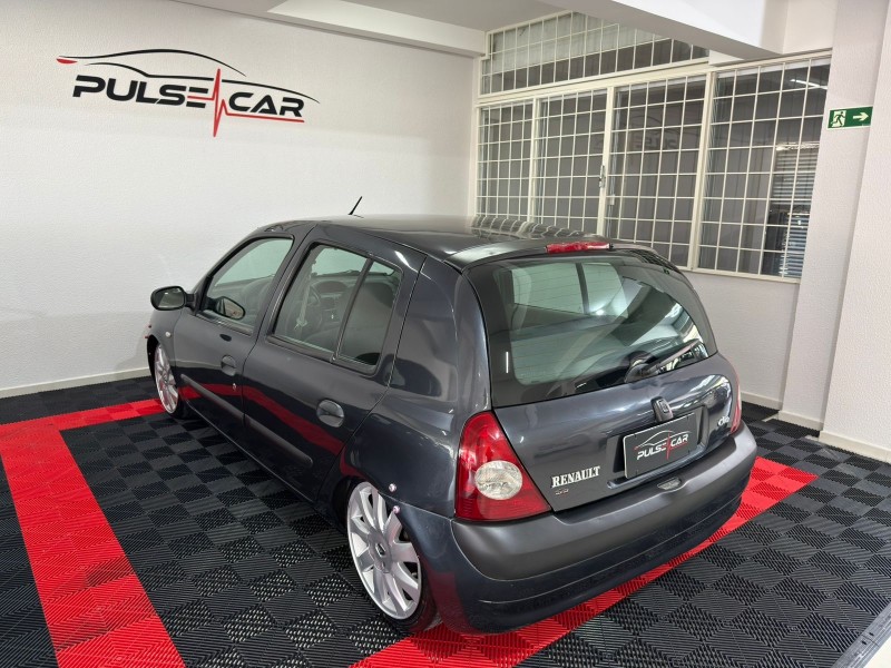 CLIO 1.0 PRIVILÉGE 16V GASOLINA 4P MANUAL - 2004 - CAXIAS DO SUL