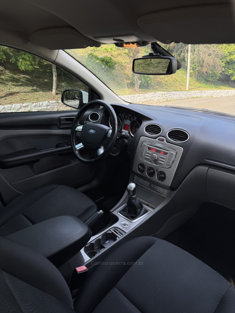 FOCUS 2.0 GLX 16V FLEX 4P MANUAL - 2013 - NOVA ARAçá