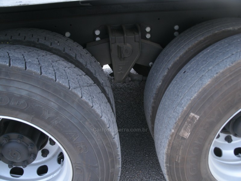 CARGO 2422 E 3 EIXOS - 2011 - GARIBALDI