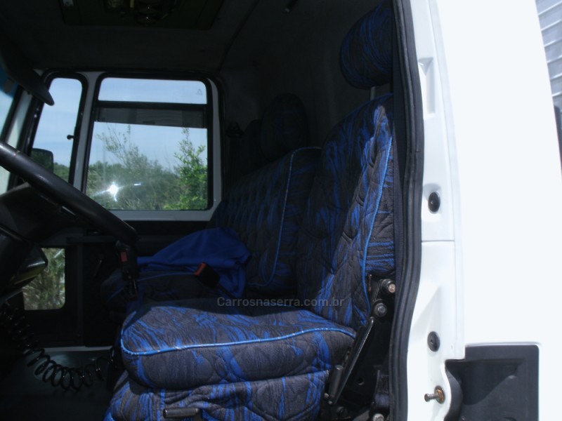 CARGO 2422 E 3 EIXOS - 2011 - GARIBALDI