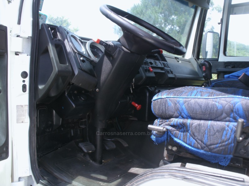 CARGO 2422 E 3 EIXOS - 2011 - GARIBALDI