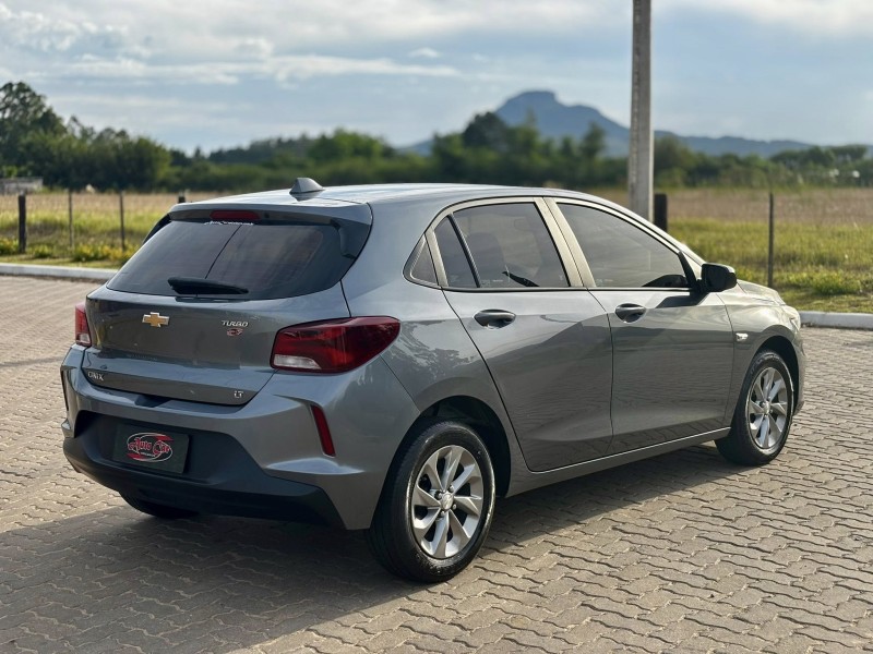 ONIX 1.0 LT 12V TURBO FLEX 4P MANUAL - 2021 - CANDELáRIA