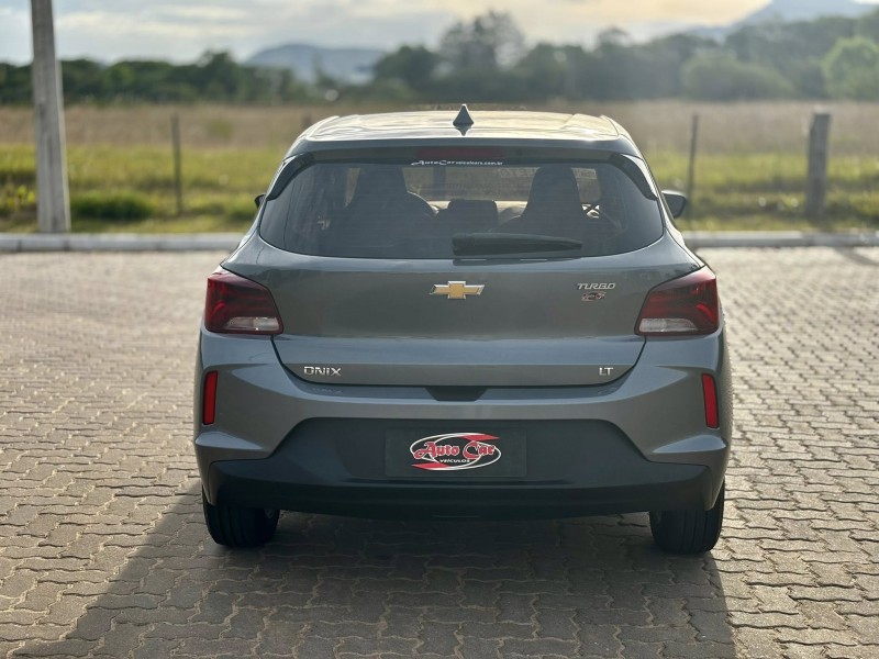 ONIX 1.0 LT 12V TURBO FLEX 4P MANUAL - 2021 - CANDELáRIA