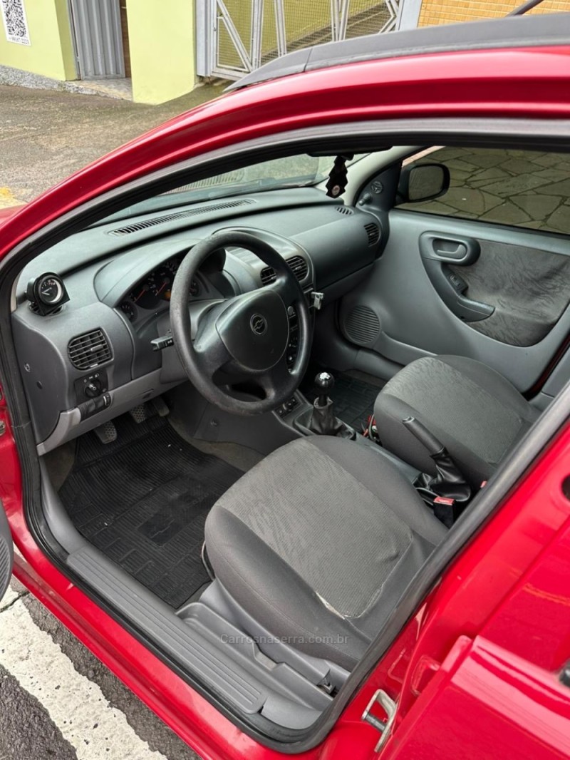 CORSA 1.0 MPFI PREMIUM 8V GASOLINA 4P MANUAL - 2005 - CAXIAS DO SUL