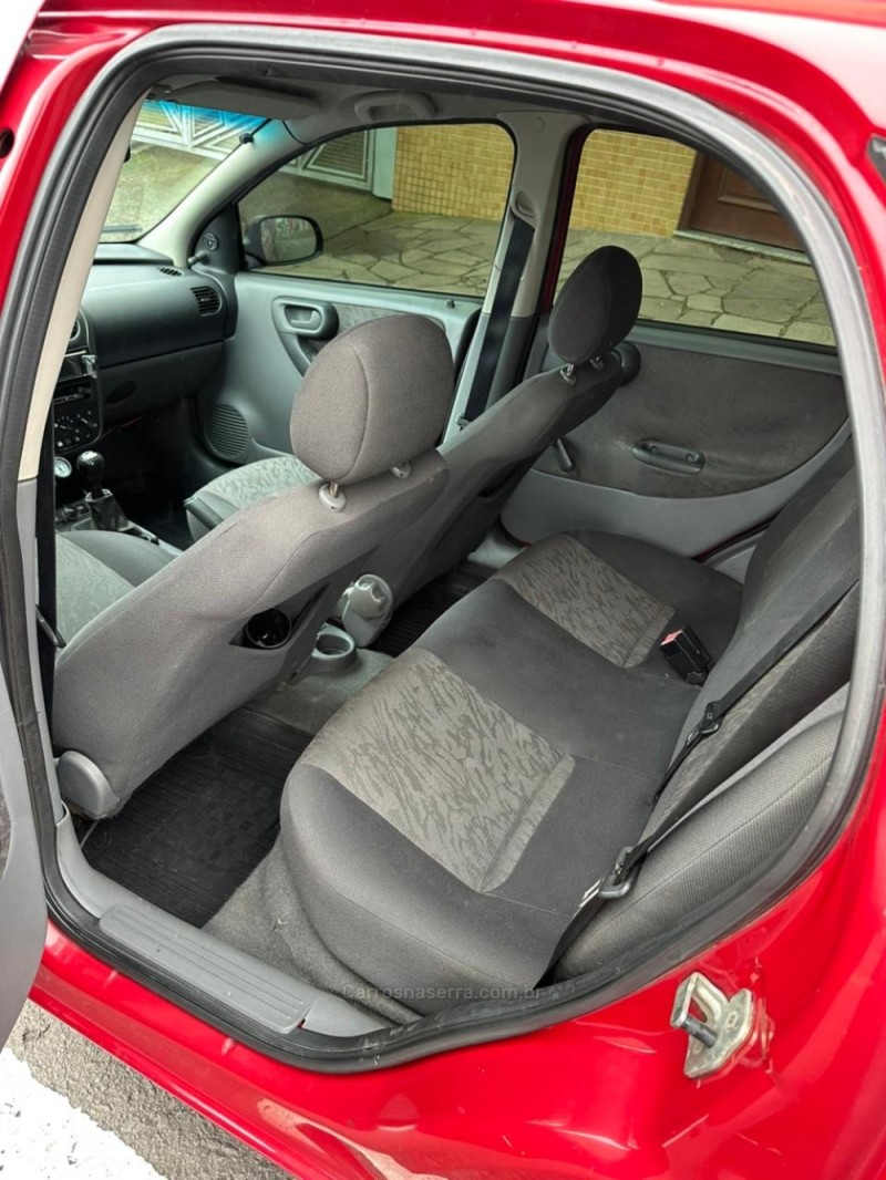 CORSA 1.0 MPFI PREMIUM 8V GASOLINA 4P MANUAL - 2005 - CAXIAS DO SUL