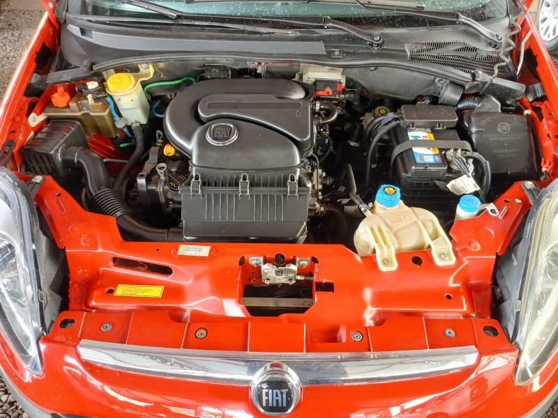 PUNTO 1.4 ATTRACTIVE 8V FLEX 4P MANUAL - 2014 - CAXIAS DO SUL