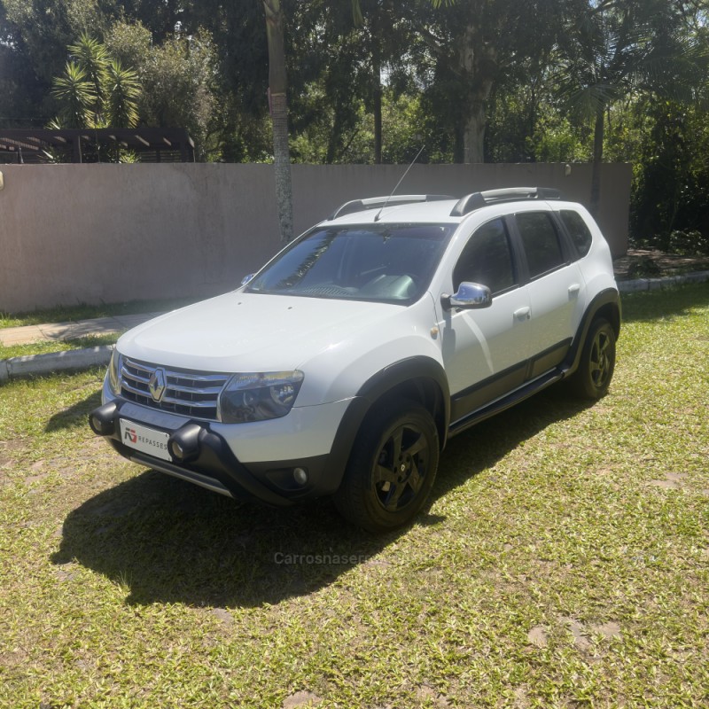 DUSTER 2.0 DYNAMIQUE 4X4 16V FLEX 4P MANUAL - 2015 - PORTãO