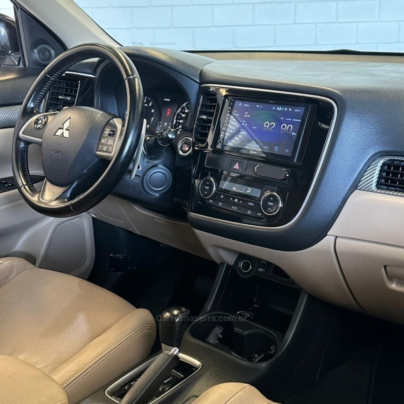 OUTLANDER 3.0 GT4 4X4 V6 24V GASOLINA 4P AUTOMÁTICO - 2015 - NOVO HAMBURGO