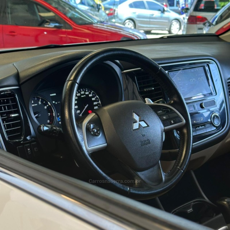 OUTLANDER 3.0 GT4 4X4 V6 24V GASOLINA 4P AUTOMÁTICO - 2015 - NOVO HAMBURGO