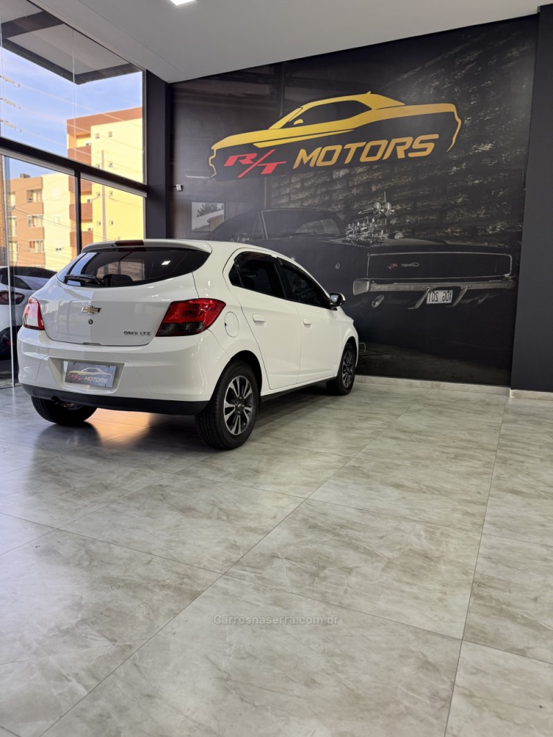 ONIX 1.4 MPFI LTZ 8V FLEX 4P AUTOMÁTICO - 2015 - CAXIAS DO SUL