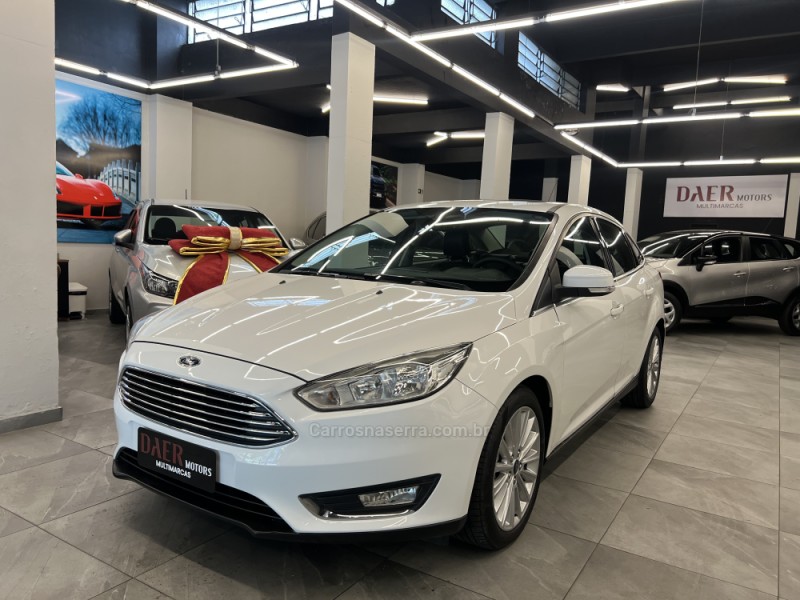 FOCUS 2.0 TITANIUM SEDAN 16V FLEX 4P AUTOMÁTICO - 2017 - NOVO HAMBURGO