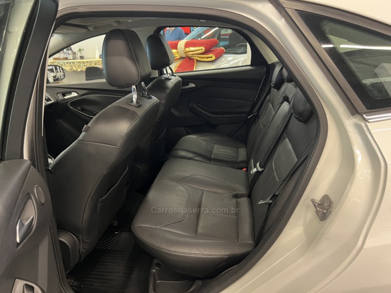 FOCUS 2.0 TITANIUM SEDAN 16V FLEX 4P AUTOMÁTICO - 2017 - NOVO HAMBURGO