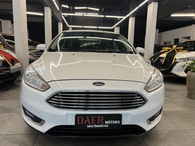 FOCUS 2.0 TITANIUM SEDAN 16V FLEX 4P AUTOMÁTICO - 2017 - NOVO HAMBURGO