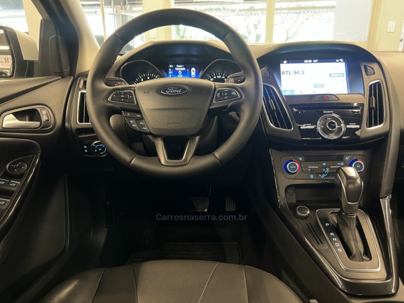 FOCUS 2.0 TITANIUM SEDAN 16V FLEX 4P AUTOMÁTICO - 2017 - NOVO HAMBURGO