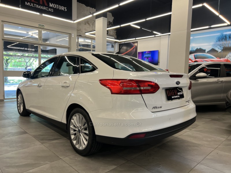 FOCUS 2.0 TITANIUM SEDAN 16V FLEX 4P AUTOMÁTICO - 2017 - NOVO HAMBURGO