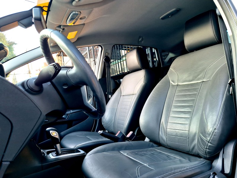 FIESTA 1.6 TITANIUM HATCH 16V FLEX 4P AUTOMÁTICO - 2015 - CAXIAS DO SUL