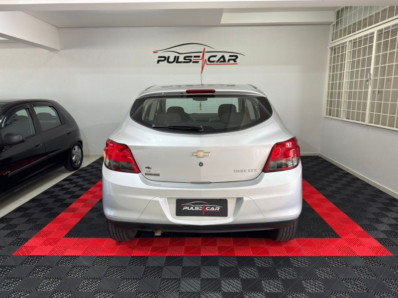 ONIX 1.4 MPFI LTZ 8V FLEX 4P MANUAL - 2013 - CAXIAS DO SUL