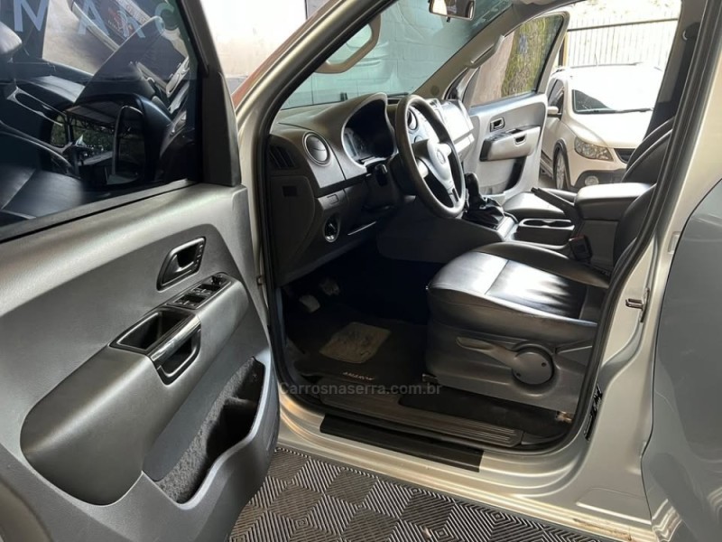 AMAROK 2.0 TRENDLINE 4X4 CD 16V TURBO INTERCOOLER DIESEL 4P MANUAL - 2013 - CAXIAS DO SUL