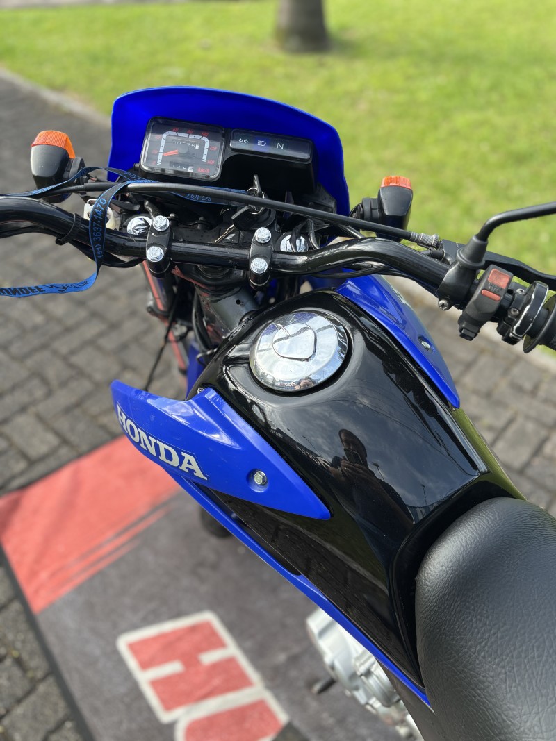 NXR 125 BROS ES - 2005 - FELIZ