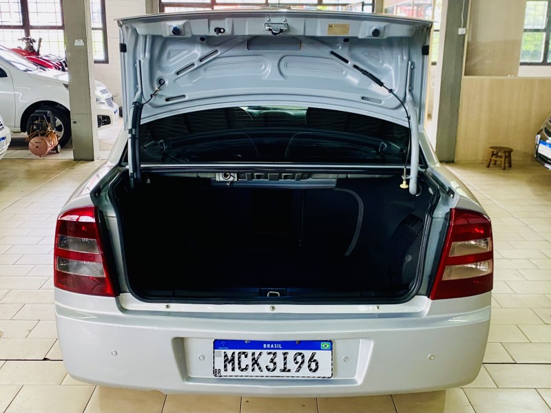 ASTRA 2.0 MPFI CD SEDAN 8V GASOLINA 4P MANUAL - 2003 - CAXIAS DO SUL