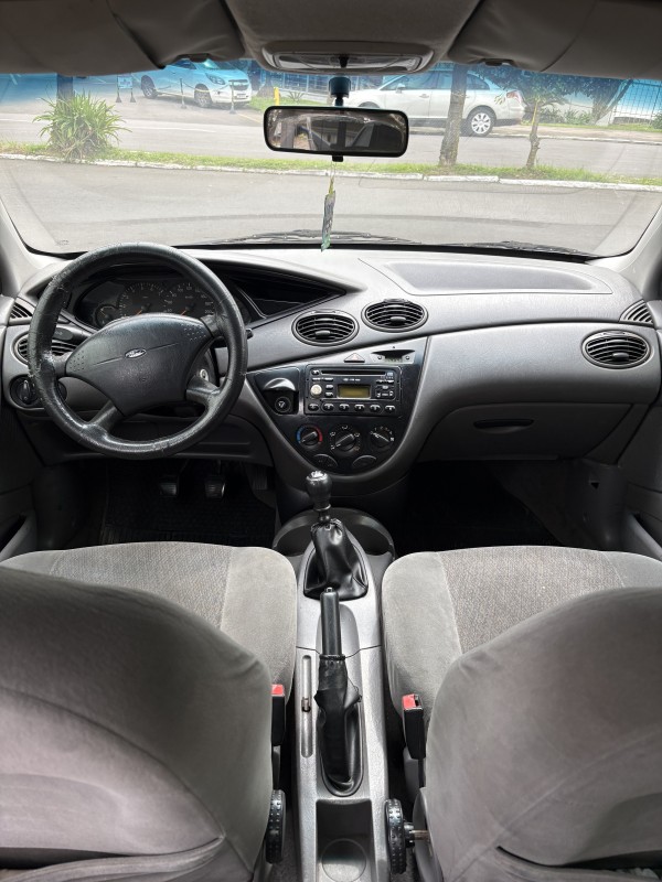 FOCUS 2.0 FC 16V GASOLINA 4P MANUAL - 2002 - FARROUPILHA