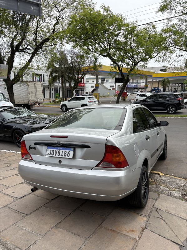 FOCUS 2.0 FC 16V GASOLINA 4P MANUAL - 2002 - FARROUPILHA