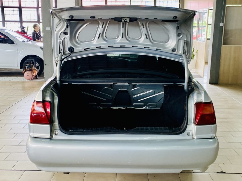 SANTANA 2.0 MI 8V GASOLINA 4P MANUAL - 2003 - CAXIAS DO SUL