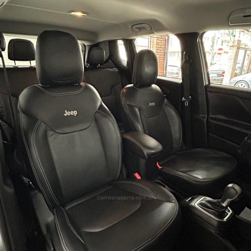 RENEGADE 1.8 16V FLEX 4P AUTOMÁTICO - 2020 - VACARIA