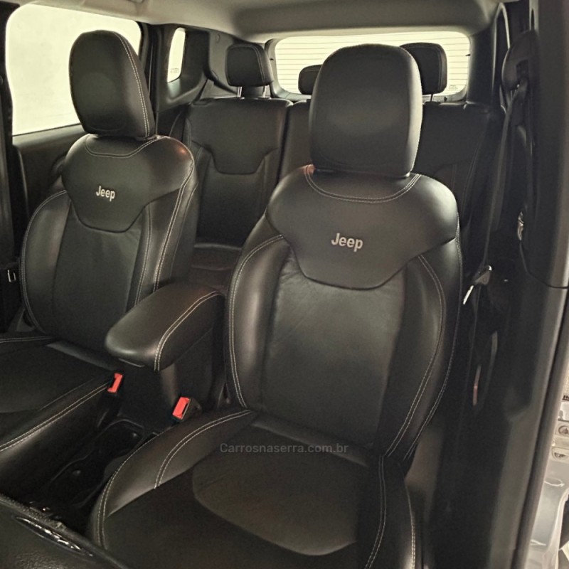 RENEGADE 1.8 16V FLEX 4P AUTOMÁTICO - 2020 - VACARIA