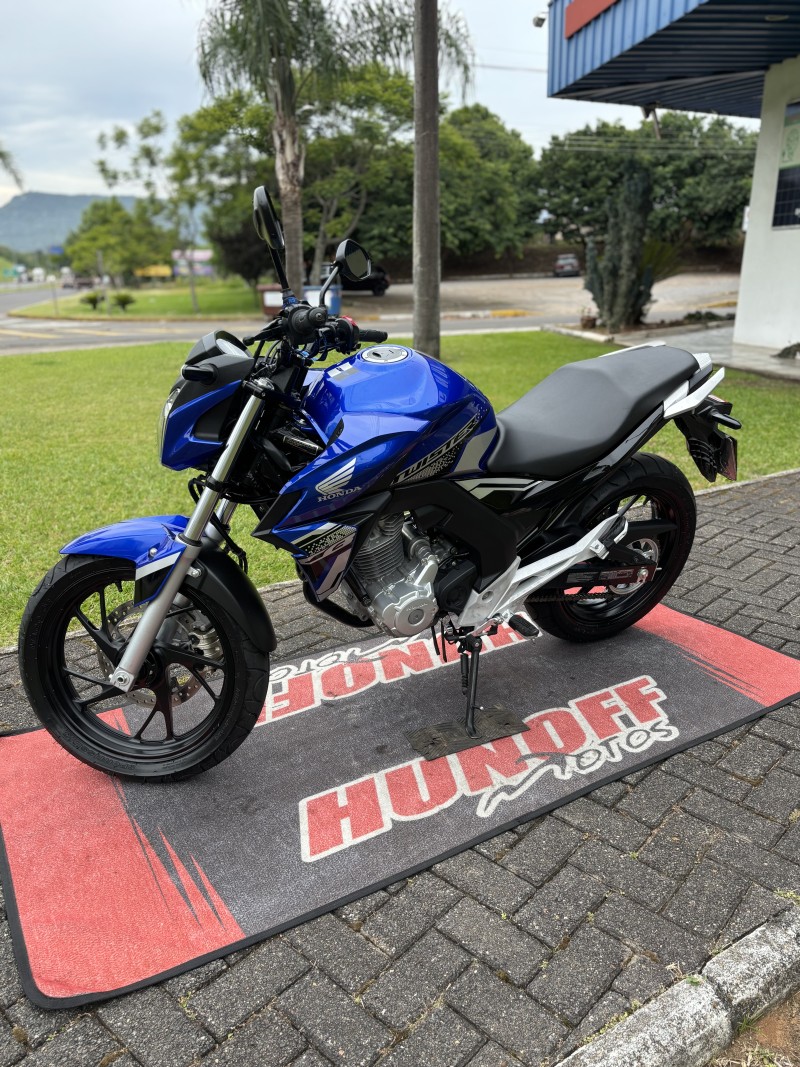 CB 250F TWISTER CBS - 2021 - FELIZ