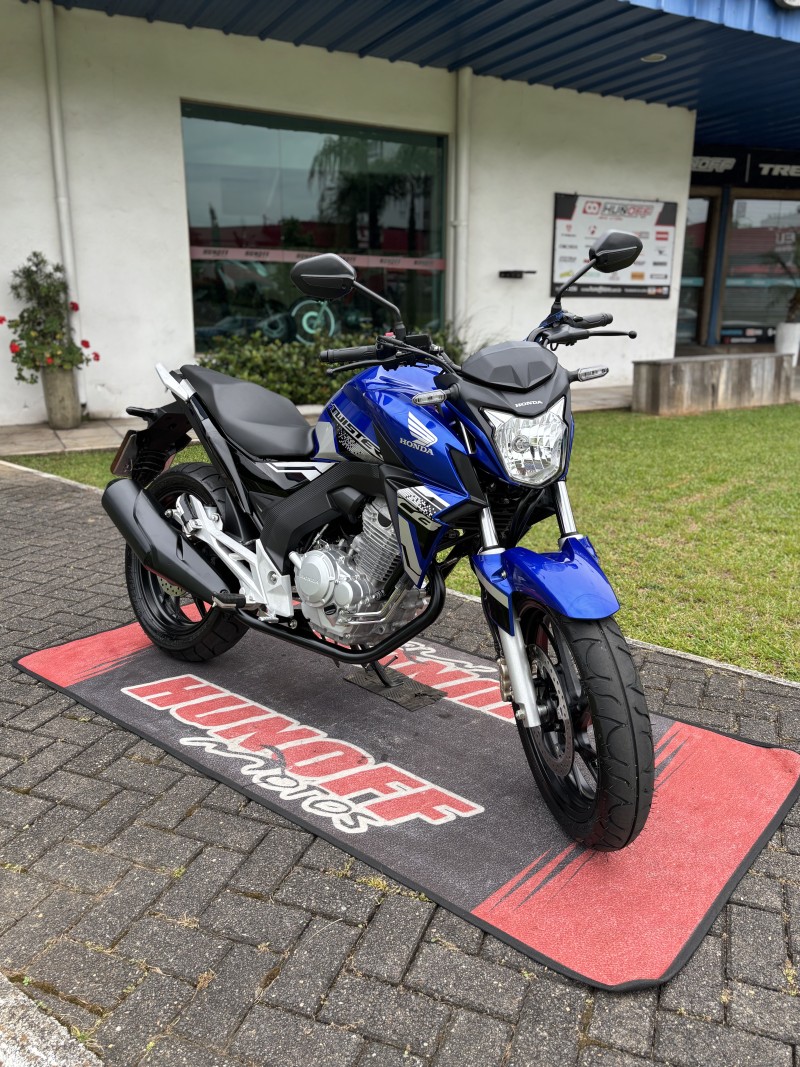 CB 250F TWISTER CBS - 2021 - FELIZ